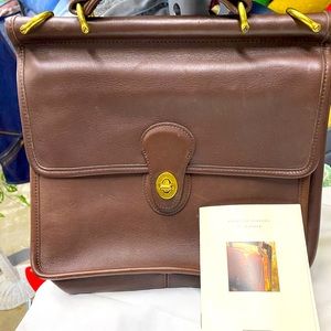 Vintage - Coach ~ Leather Bag